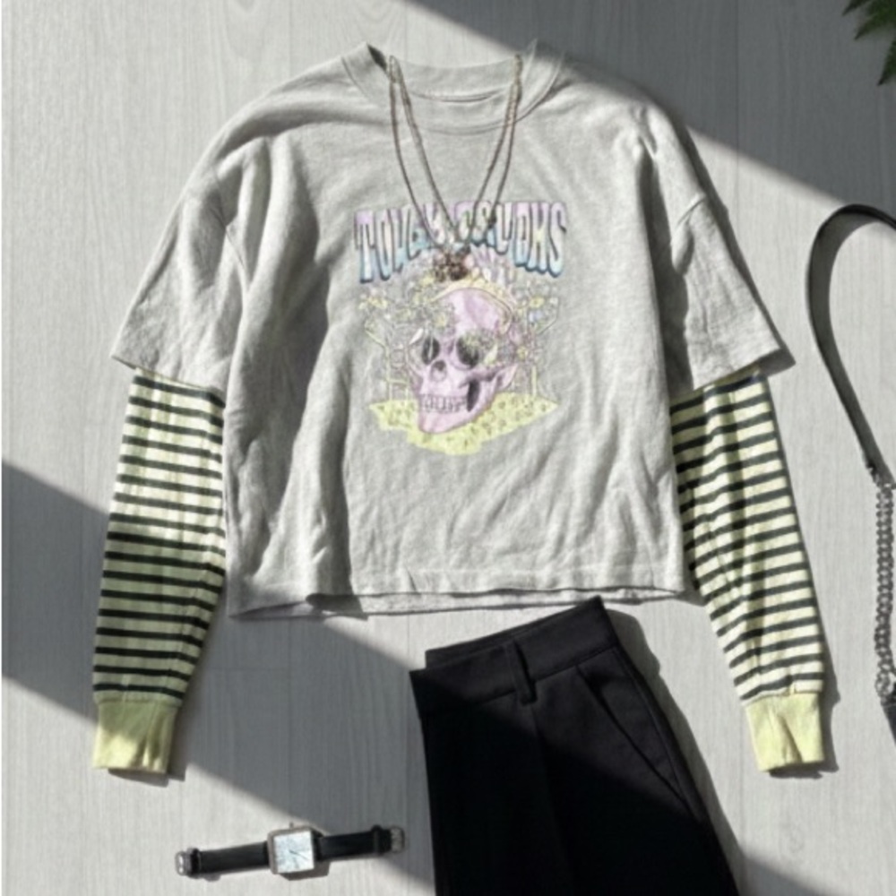 EMPYRE Women’s Trippy Striped Graphic Tee
